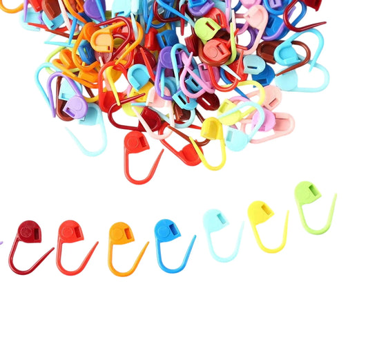 Shop 20PC Mixed Color Plastic Locking Stitch Markers for your knitting and crochet projects. Quality clips for crafting available at Qasimstationers.pk!