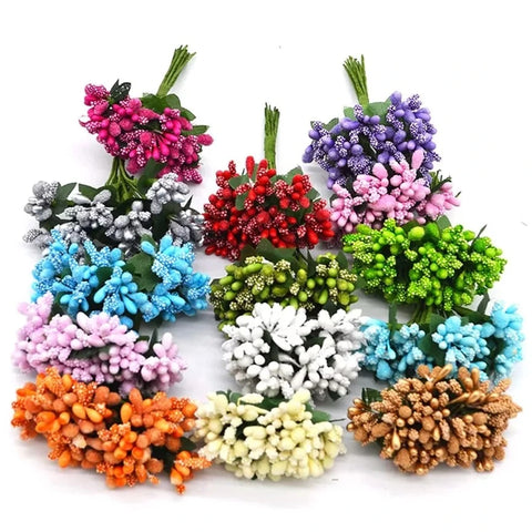 Add charm to your decor with Mini Artificial Pip Berry Picks. Ideal for weddings, parties, and crafts, they create a beautiful and romantic ambiance.