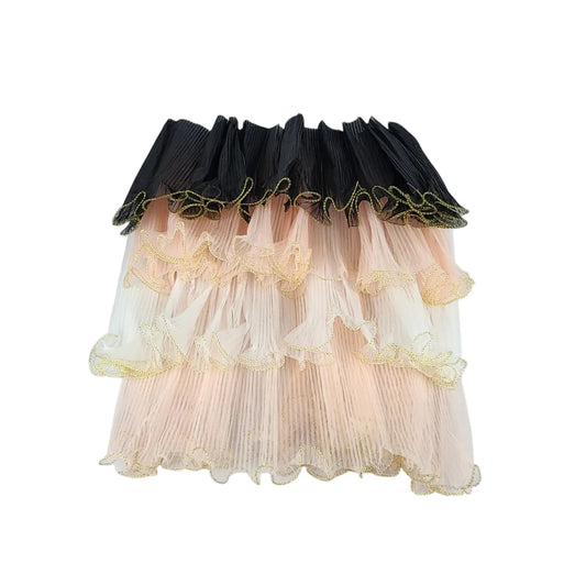 Shop exquisite multicolor bouquet packaging at Qasimstationers.pk. Find wrinkled organza and wavy net yarn rolls to beautifully wrap your flowers today.